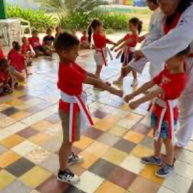 self defence class fighting eagle academy school of martial arts